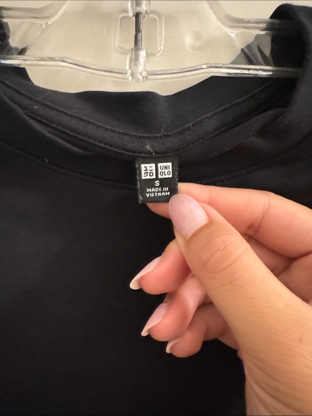 Uniqlo Women's Short Sleeve Mini Tee in Black - Picture 3 of 3